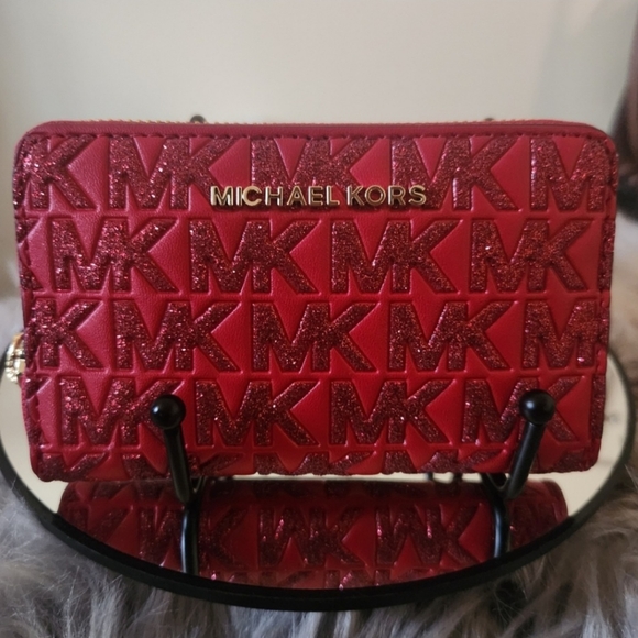 NWT Michael Kors Monogram Zip Around Wallet - Picture 2 of 5